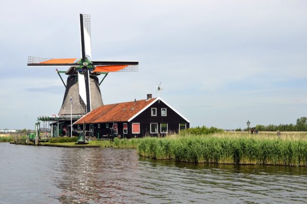 AMSTERDAM - windmill (Pixabay image, no royalty req'd)